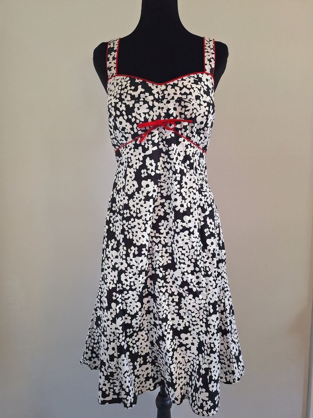 R & K Vintage Black & White Floral A-Line Dress With Red Trim